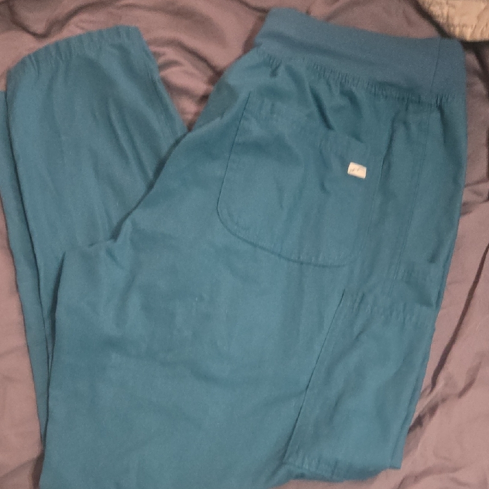 Buttersoft Large Petite Carribean Blue Scrub Pants 🌞 - Picture 6 of 6